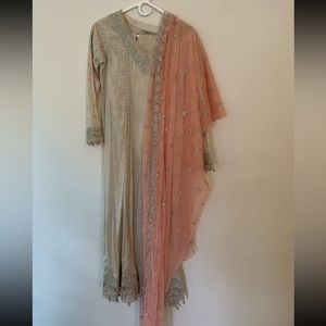 GORGEOUS Maria B Designer Outfit - NEW size S